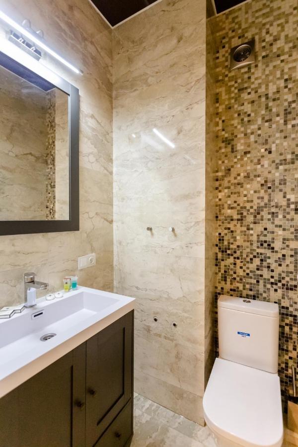 3Bd-2Bth Apartment In Tbilisi City Center Eksteriør billede