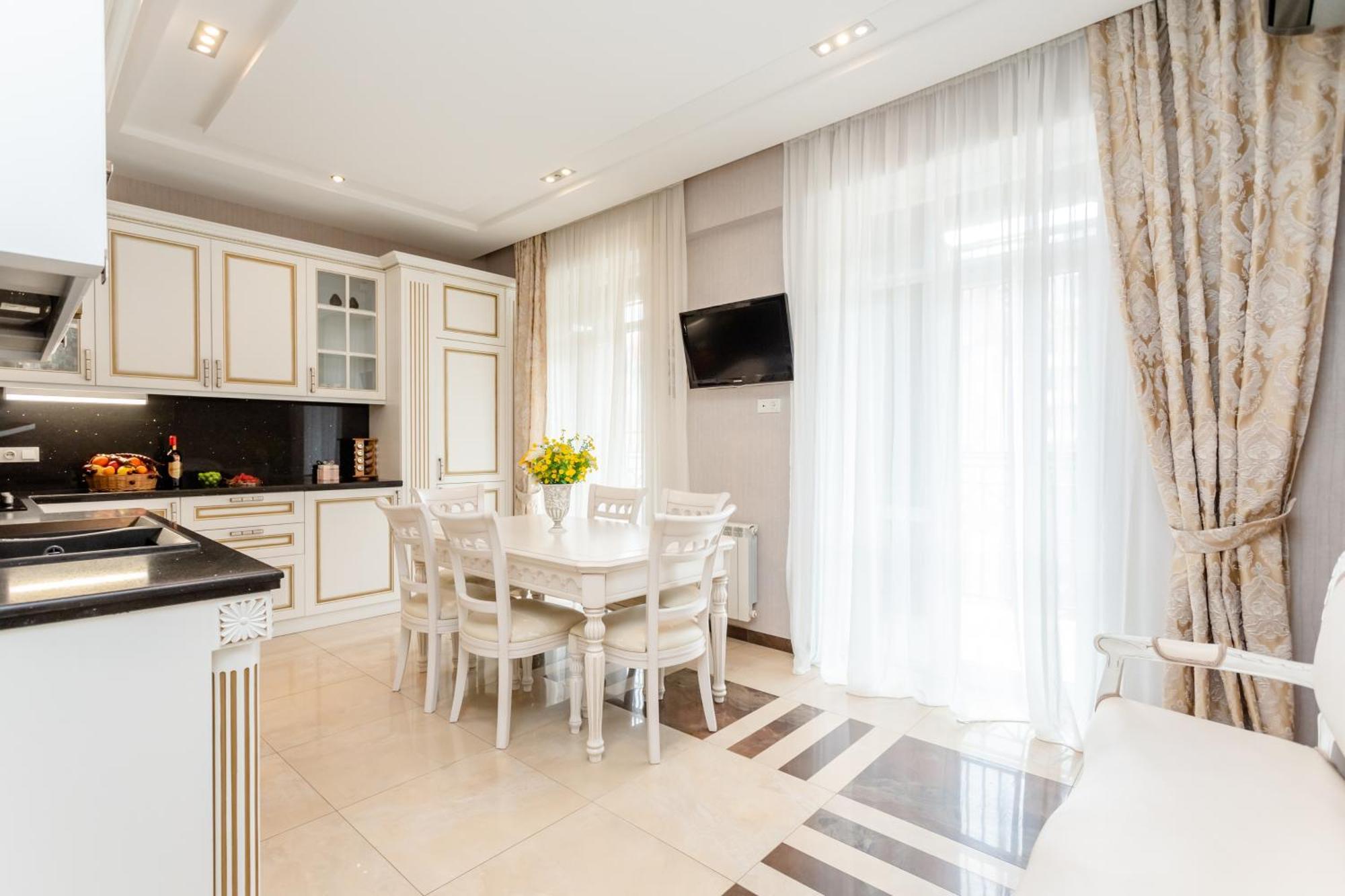 3Bd-2Bth Apartment In Tbilisi City Center Eksteriør billede